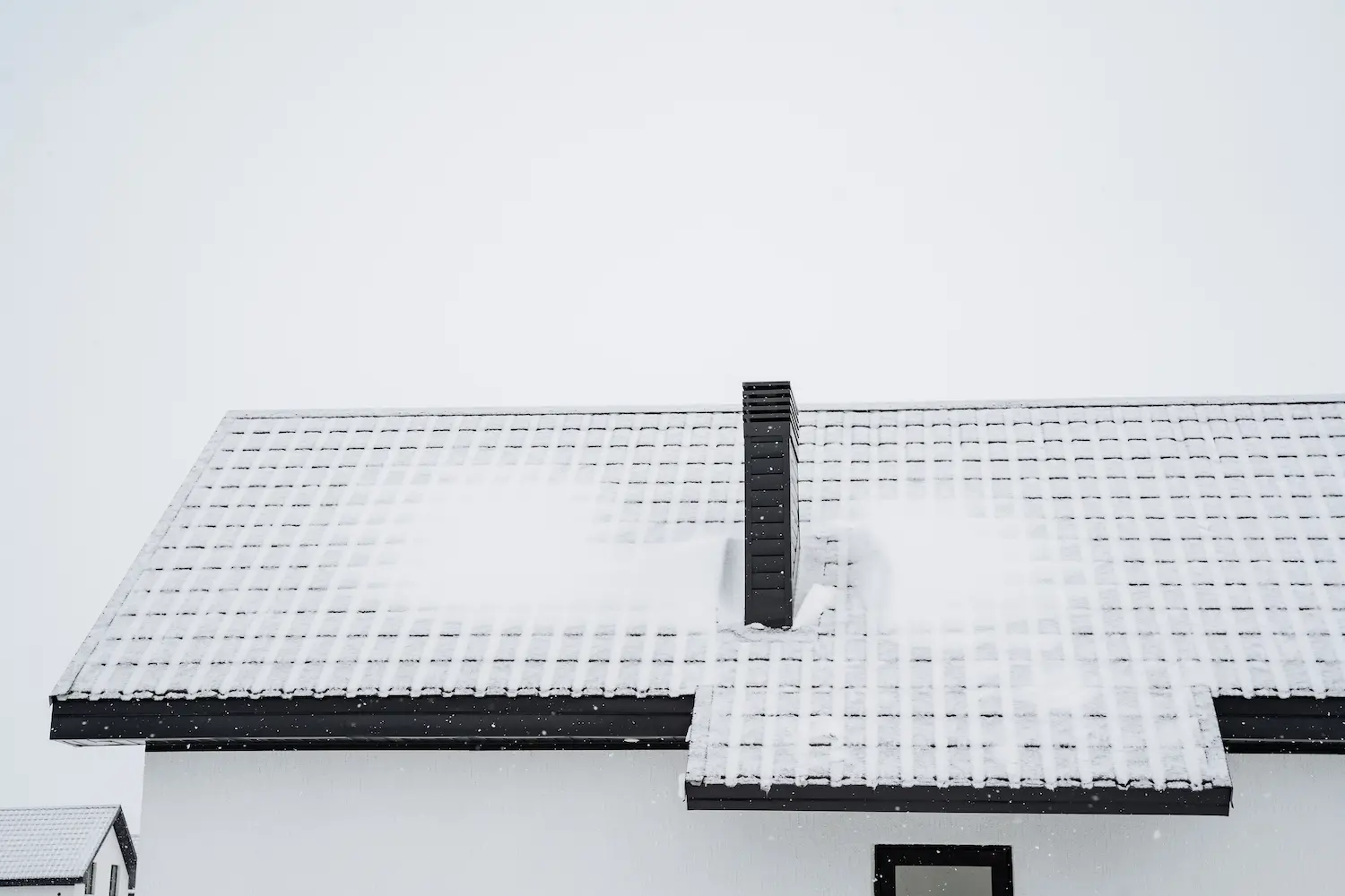 5 Signs Your Roof Isn’t Ready for Another Winter